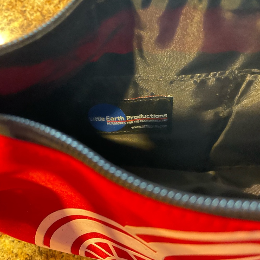 Red wings shoulder bag - Picture 3 of 3